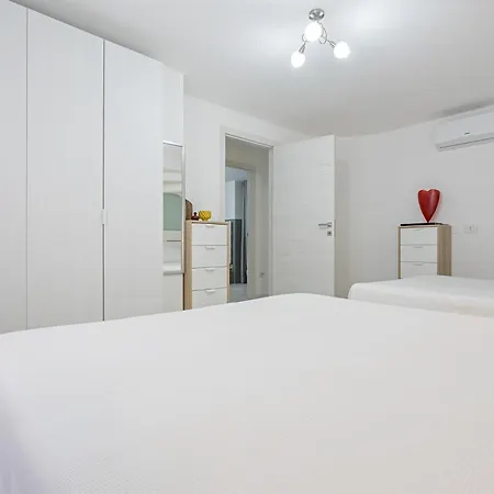 Ilaria Con Piscina Privata A 350 Mt Di Sabbia *